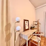 Rum i privatbostad Center Unirii Square Private With View - Shared Amenities