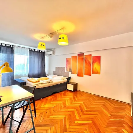 Center Unirii Square Private With View - Shared Amenities * Bukarest