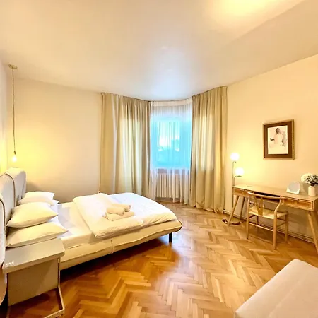 Center Unirii Square Private With View - Shared Amenities بوخارست
