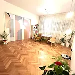 Center Unirii Square Private With View - Shared Amenities Gazde/Camere de închiriat Bucureşti