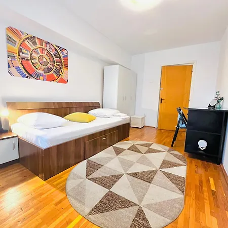 Center Unirii Square Private With View - Shared Amenities *