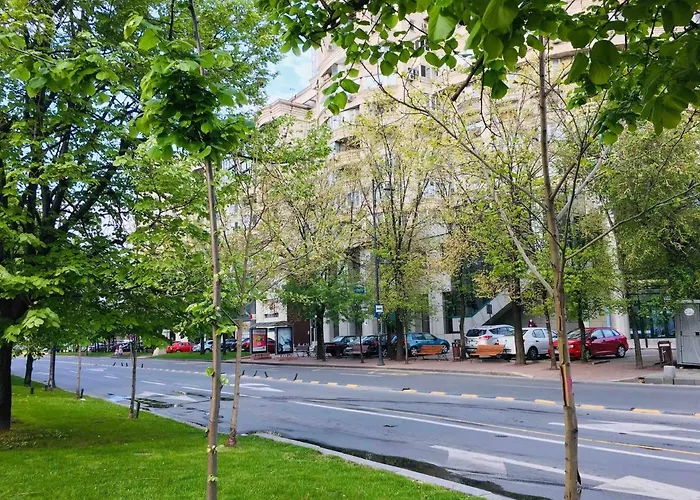 民宿 Center Unirii Square Private With View - Shared Amenities 布加勒斯特