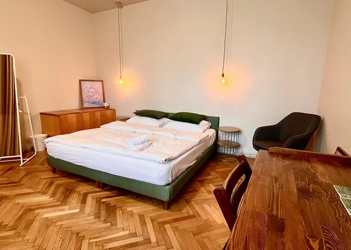 Center Unirii Square Private With View - Shared Amenities Gazde/Camere de închiriat Bucureşti