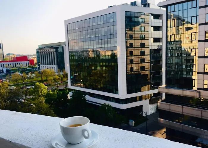 Проживание в семье Center Unirii Square Private With View - Shared Amenities *
