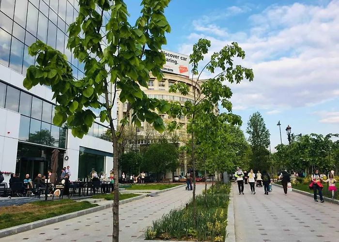 Center Unirii Square Private With View - Shared Amenities Бухарест