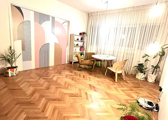 Center Unirii Square Private With View - Shared Amenities Проживание в семье Бухарест