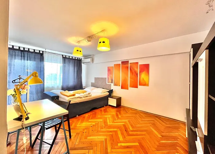 Center Unirii Square Private With View - Shared Amenities * Бухарест