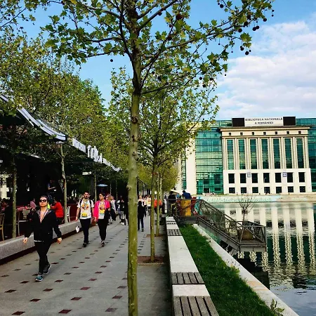 Center Unirii Square Private With View - Shared Amenities Pansiyon