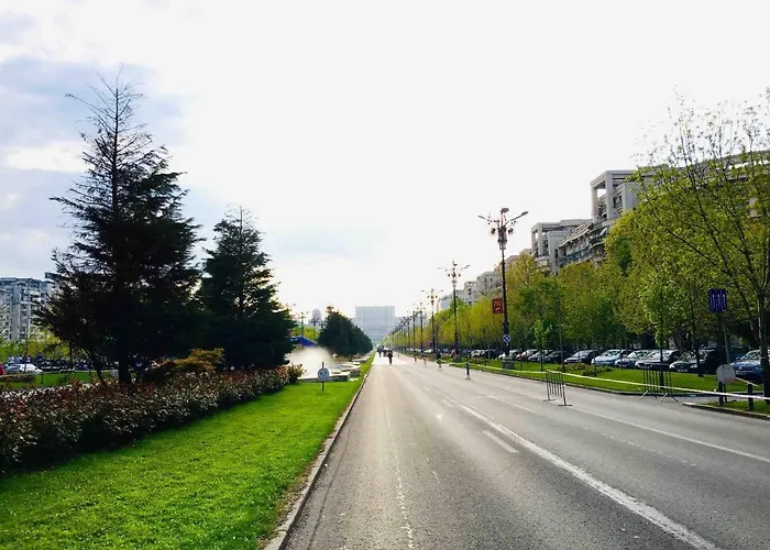 Center Unirii Square Private With View - Shared Amenities * Boekarest